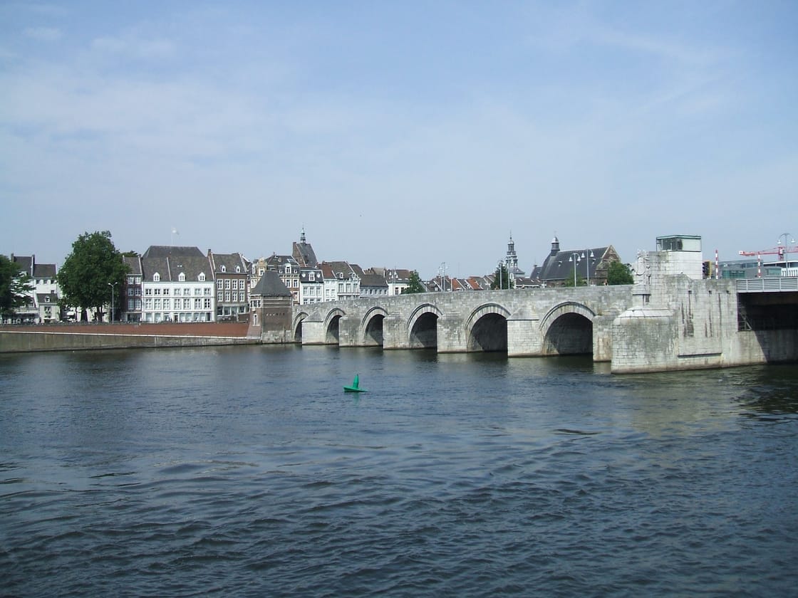 Sint Servaasbrug over de Maas in Maastricht